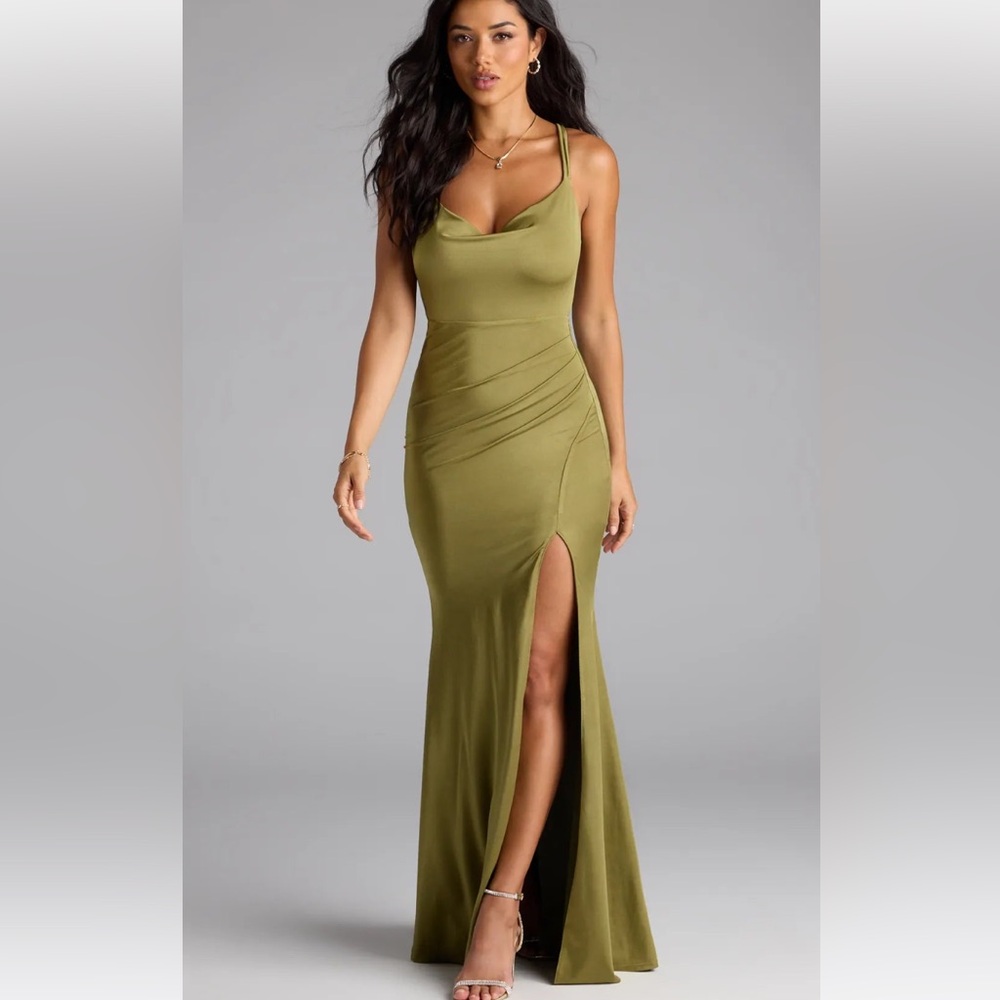 NWT Fabienne Open Back Slit Mermaid Formal Dress